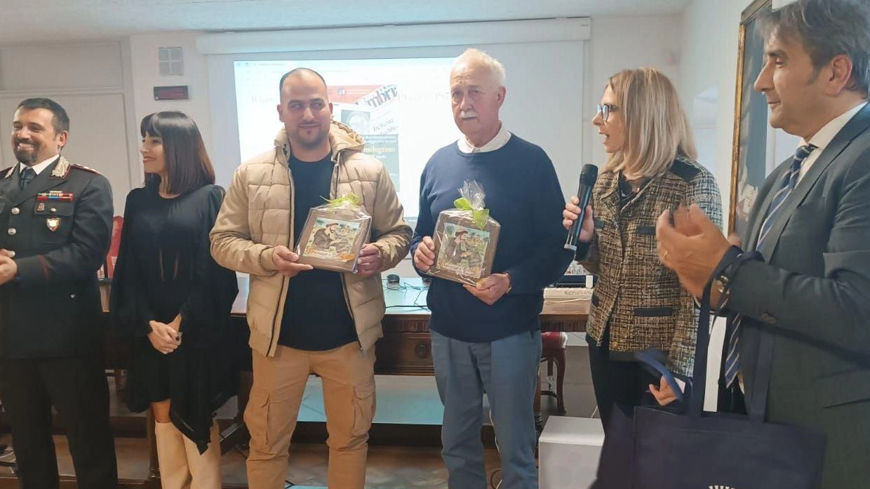 Gubbio: convegno sul prezioso dipinto riconsegnato alla città dopo 45 anni. L’operazione dei Carabinieri e la decisiva collaborazione di due cittadini. Gubbio: convegno sul prezioso dipinto riconsegnato alla città dopo 45 anni. L’operazione dei Carabinieri e la decisiva collaborazione di due cittadini.
