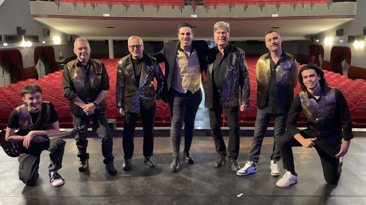 Il gruppo ’Amerikans’ aprirà e chiuderà la rassegna musicale alla Cavallerizza Il primo concerto è in programma oggi, il secondo ci sarà venerdì 8 agosto Il gruppo ’Amerikans’ aprirà e chiuderà la rassegna musicale alla Cavallerizza Il primo concerto è in programma oggi, il secondo ci sarà venerdì 8 agosto