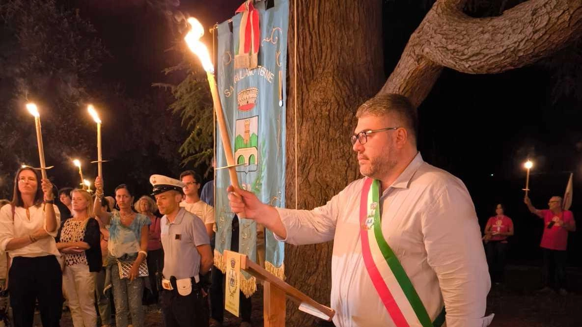 Il primo cittadino di San Giuliano destinatario della missiva spedita da. Carol Stream: "Linguaggio intriso d’odio, intimidazioni e insulti volgari".