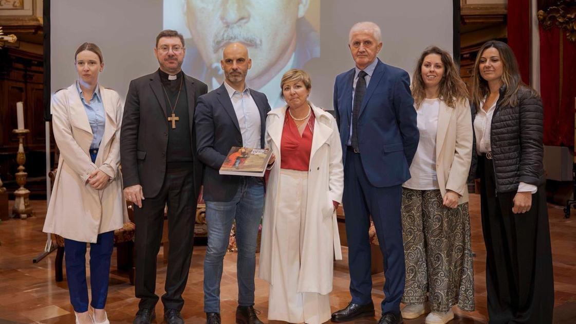 "La mafia si combatte col sapere e la cultura" "La mafia si combatte col sapere e la cultura"