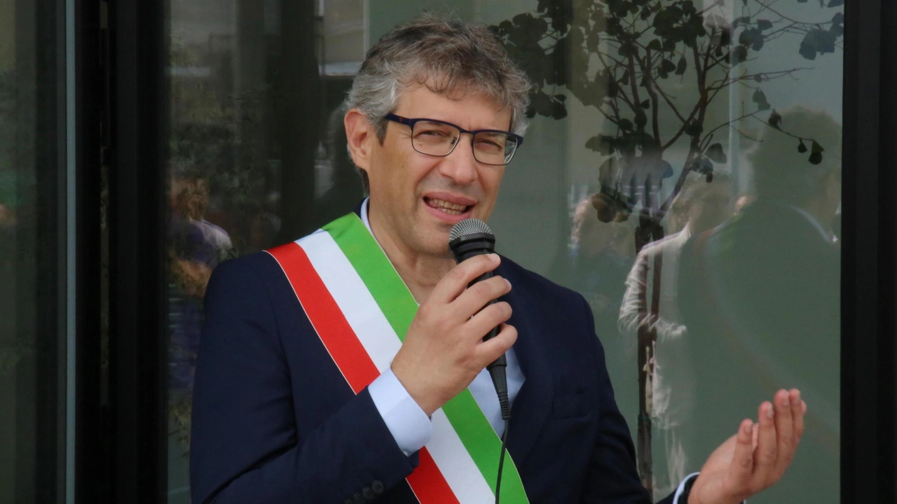 Cristiano Alderigi, sindaco di Calcinaia, riconfermato per il secondo mandato alla guida di una coalizione di centrosinistra nelle elezioni Comunali dello scorso mese di giugno Cristiano Alderigi, sindaco di Calcinaia, riconfermato per il secondo mandato alla guida di una coalizione di centrosinistra nelle elezioni Comunali dello scorso mese di giugno