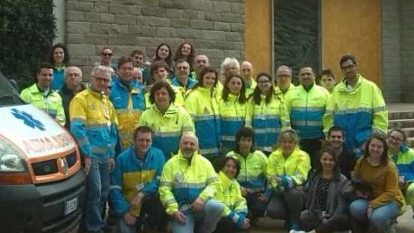 Un gruppo di volontari della Misericordia di Galciana