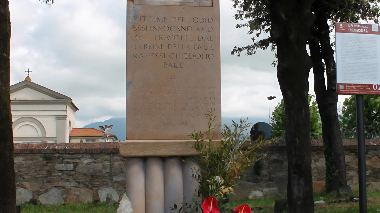 Il Comune di Capannori celebra l'80° anniversario della Liberazione con la deposizione di una corona d'alloro e la proiezione di "I luoghi della Memoria". Un momento significativo per ricordare i valori di libertà e democrazia. Il Comune di Capannori celebra l'80° anniversario della Liberazione con la deposizione di una corona d'alloro e la proiezione di "I luoghi della Memoria". Un momento significativo per ricordare i valori di libertà e democrazia.