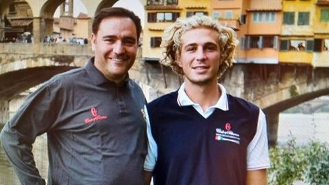 Amarcord: Francesco Fossi quando era un atleta della Canottieri Firenze insieme al suo ’maestro’: il tecnico Luigi De Lucia sulle sponde dell’Arno Amarcord: Francesco Fossi quando era un atleta della Canottieri Firenze insieme al suo ’maestro’: il tecnico Luigi De Lucia sulle sponde dell’Arno