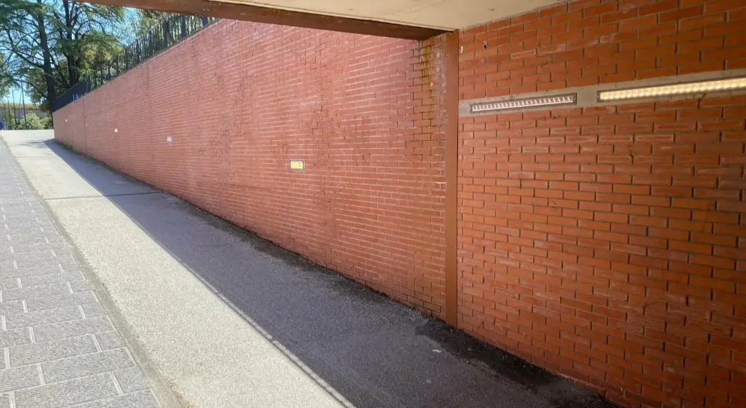 Lucca, conclusi i lavori di pulizia dai graffiti nei sottopassi