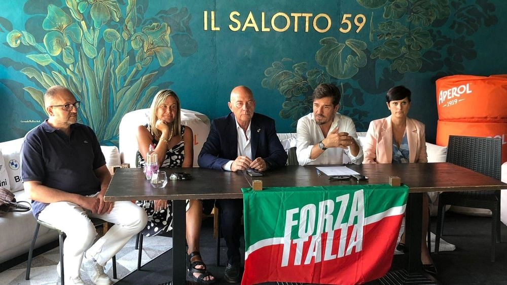 Presentati ieri i candidati alle elezioni regionali nella lista di Forza Italia Presentati ieri i candidati alle elezioni regionali nella lista di Forza Italia