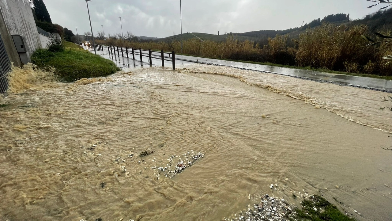 L'allagamento in via Orme a Martignana, nel comune di Montespertoli (Gasperini/Fotocronache Germogli) L'allagamento in via Orme a Martignana, nel comune di Montespertoli (Gasperini/Fotocronache Germogli)