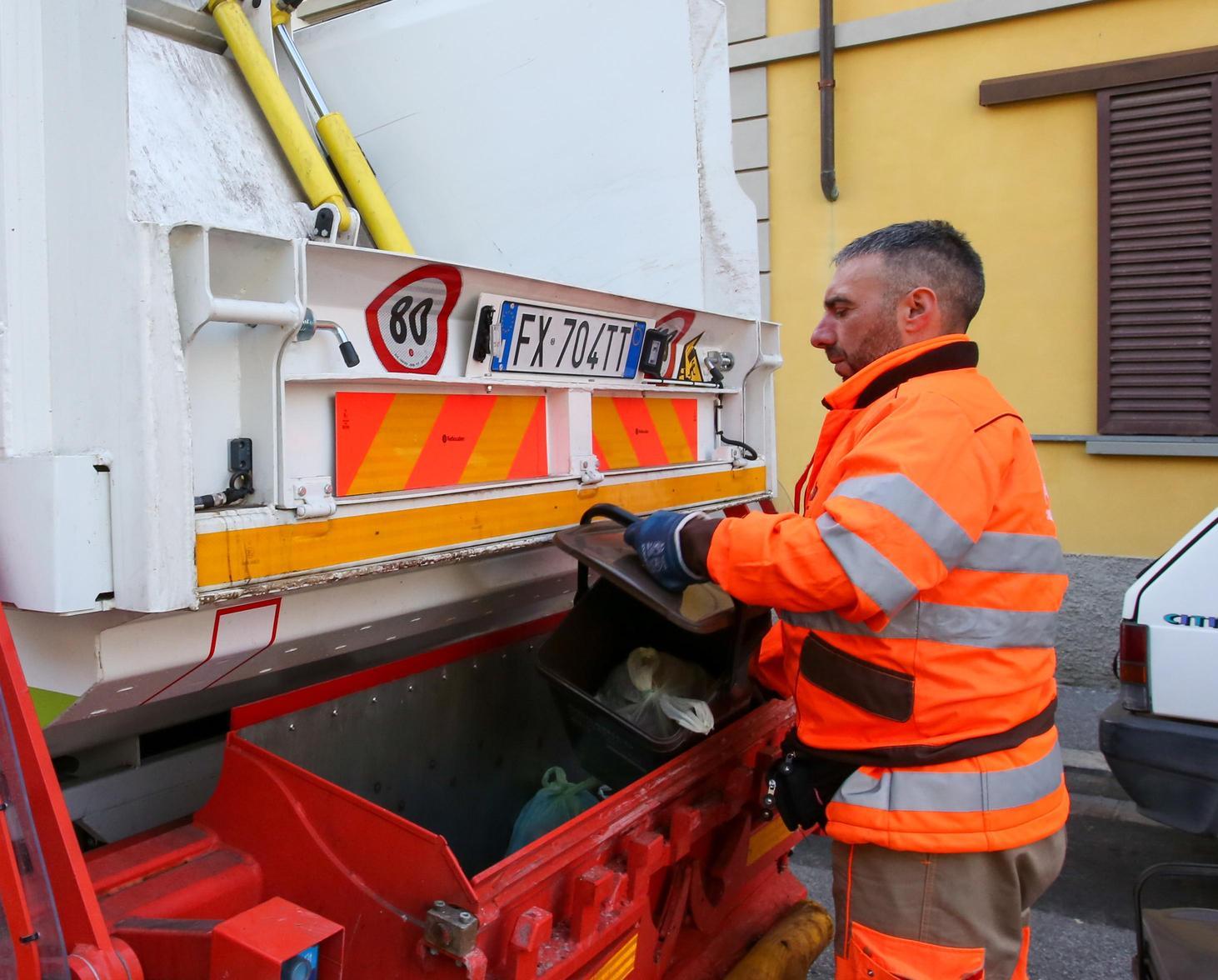 Rifiuti, una rivoluzione per 8.400. Incontri pubblici sulla nuova tariffa