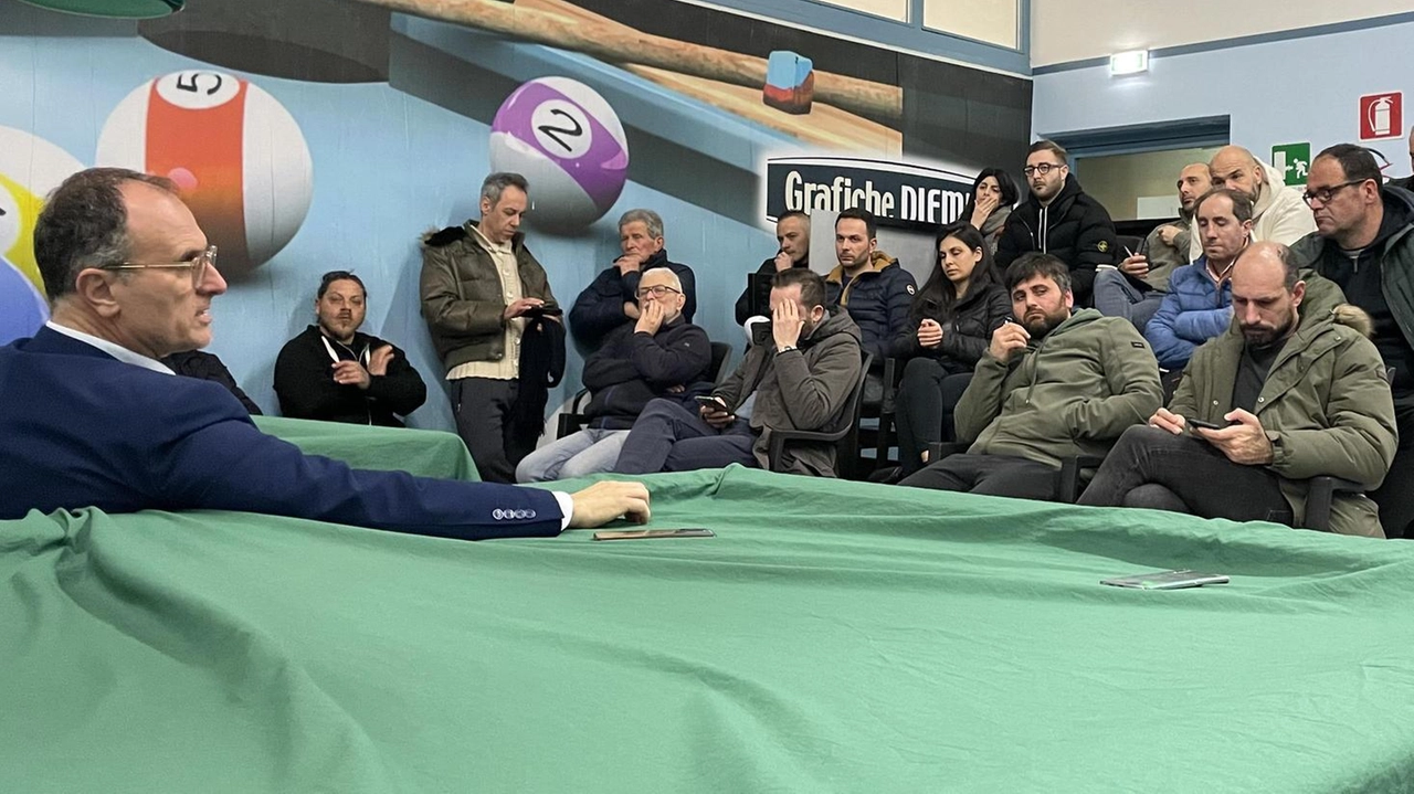 Realizzare nella ex scuola di Cipresso un polo aggregativo, ricreativo e associativo di tipo socioculturale fruibile da tutta la comunità... Realizzare nella ex scuola di Cipresso un polo aggregativo, ricreativo e associativo di tipo socioculturale fruibile da tutta la comunità...