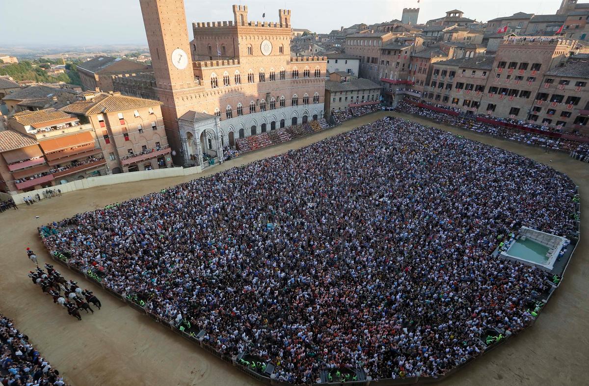 https://www.lanazione.it/image-service/view/acePublic/alias/contentid/ODlhODA0YTUtMzEwNi00/1/prova-generale.jpeg?f=1.91:1&w=1200