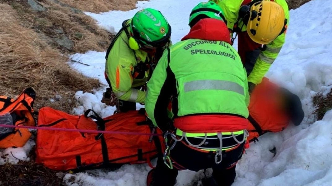 Il Soccorso Alpino e Speleologico della Toscana è intervenuto ieri nel pomeriggio per un escursionista infortunato sul Monte Gennaio....