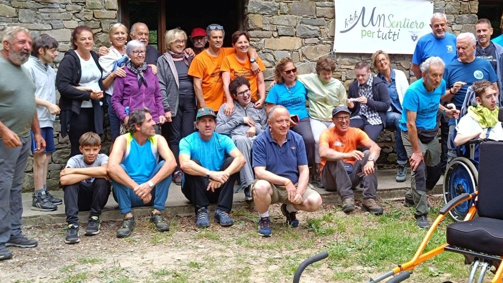 Cresce il progetto in sinergia con l’Associazione lunigianese disabili Escursione alla Capanna Tornini con fuoristrada e carrozzine speciali . Cresce il progetto in sinergia con l’Associazione lunigianese disabili Escursione alla Capanna Tornini con fuoristrada e carrozzine speciali .