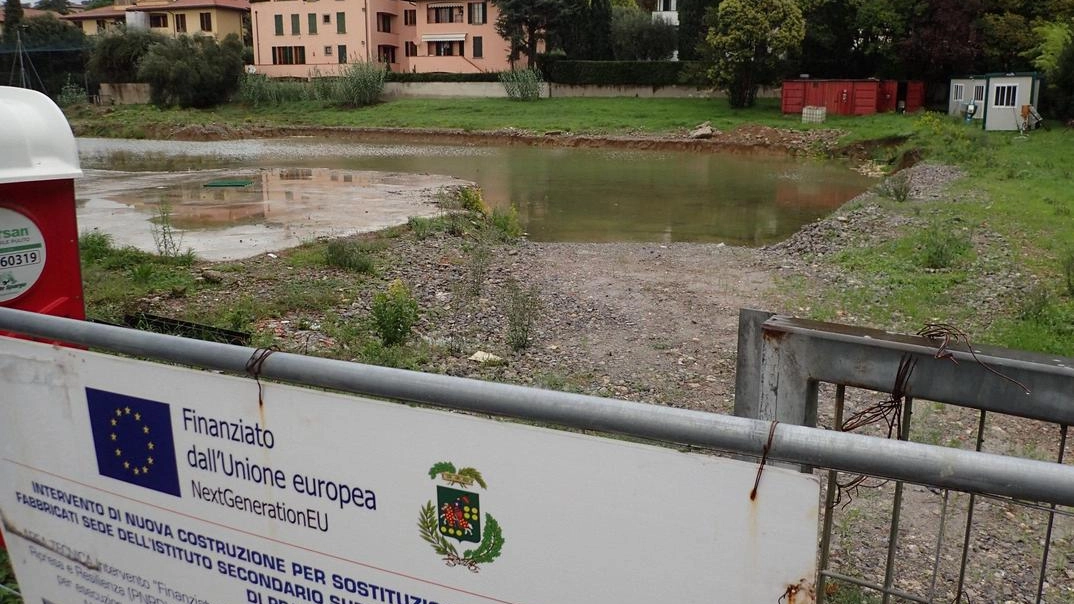 L’area di cantiere per la realizzazione della nuova ala del liceo Copernico L’area di cantiere per la realizzazione della nuova ala del liceo Copernico