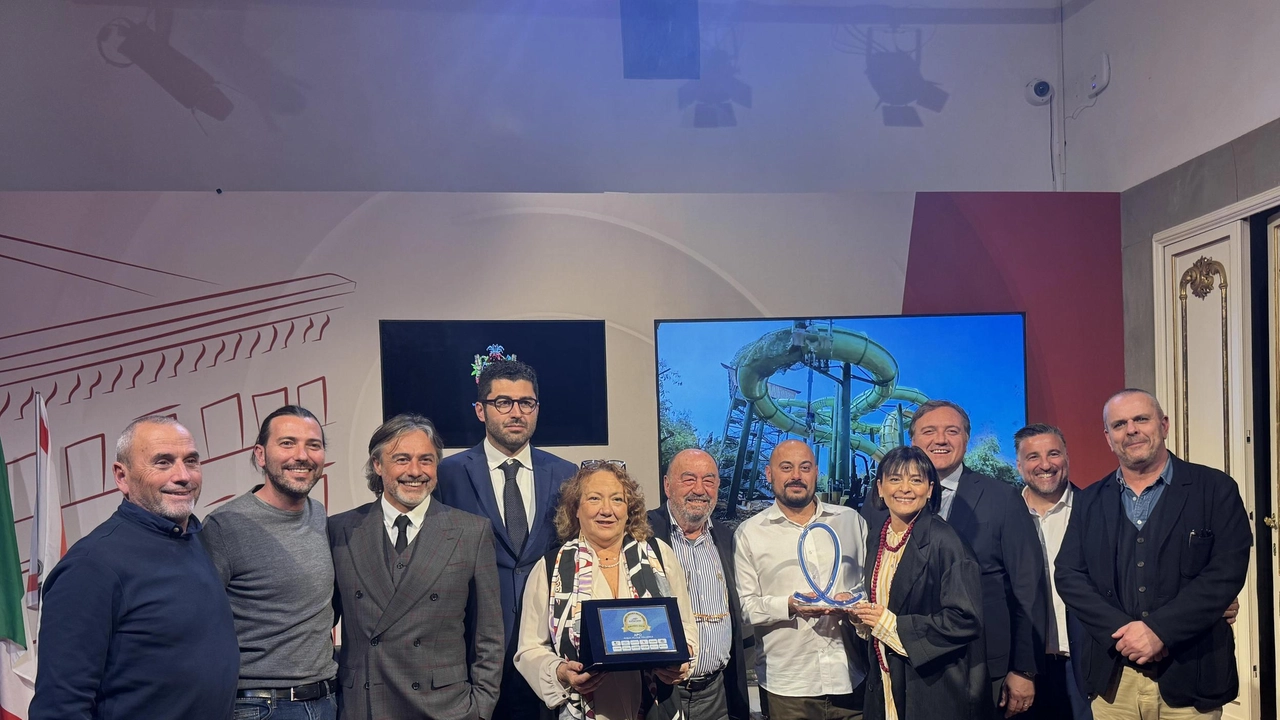 Foto ricordo con gli importanti riconoscimenti internazionali ottenuti dal parco acquatico Acqua Village di Follonica Foto ricordo con gli importanti riconoscimenti internazionali ottenuti dal parco acquatico Acqua Village di Follonica