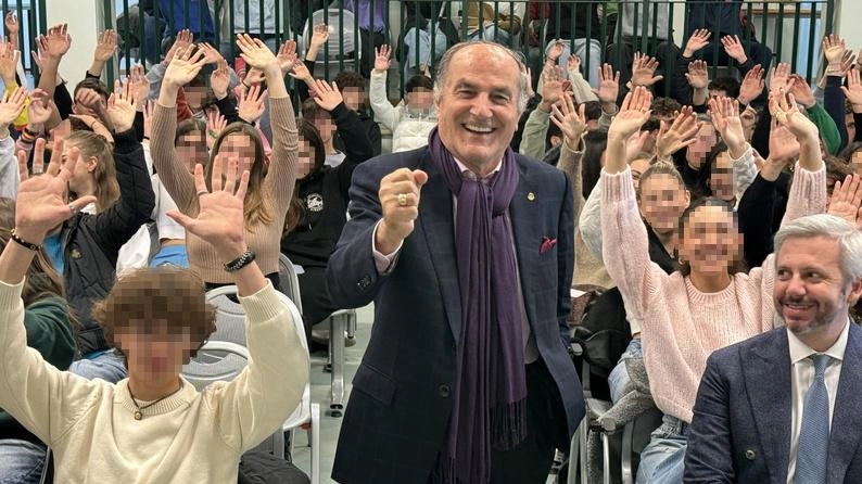 Il ritorno di Marco Landi al Liceo di Montepulciano: conferenza sulle sue esperienze professionali e l'intelligenza artificiale, coinvolgendo e ispirando gli studenti. Il ritorno di Marco Landi al Liceo di Montepulciano: conferenza sulle sue esperienze professionali e l'intelligenza artificiale, coinvolgendo e ispirando gli studenti.