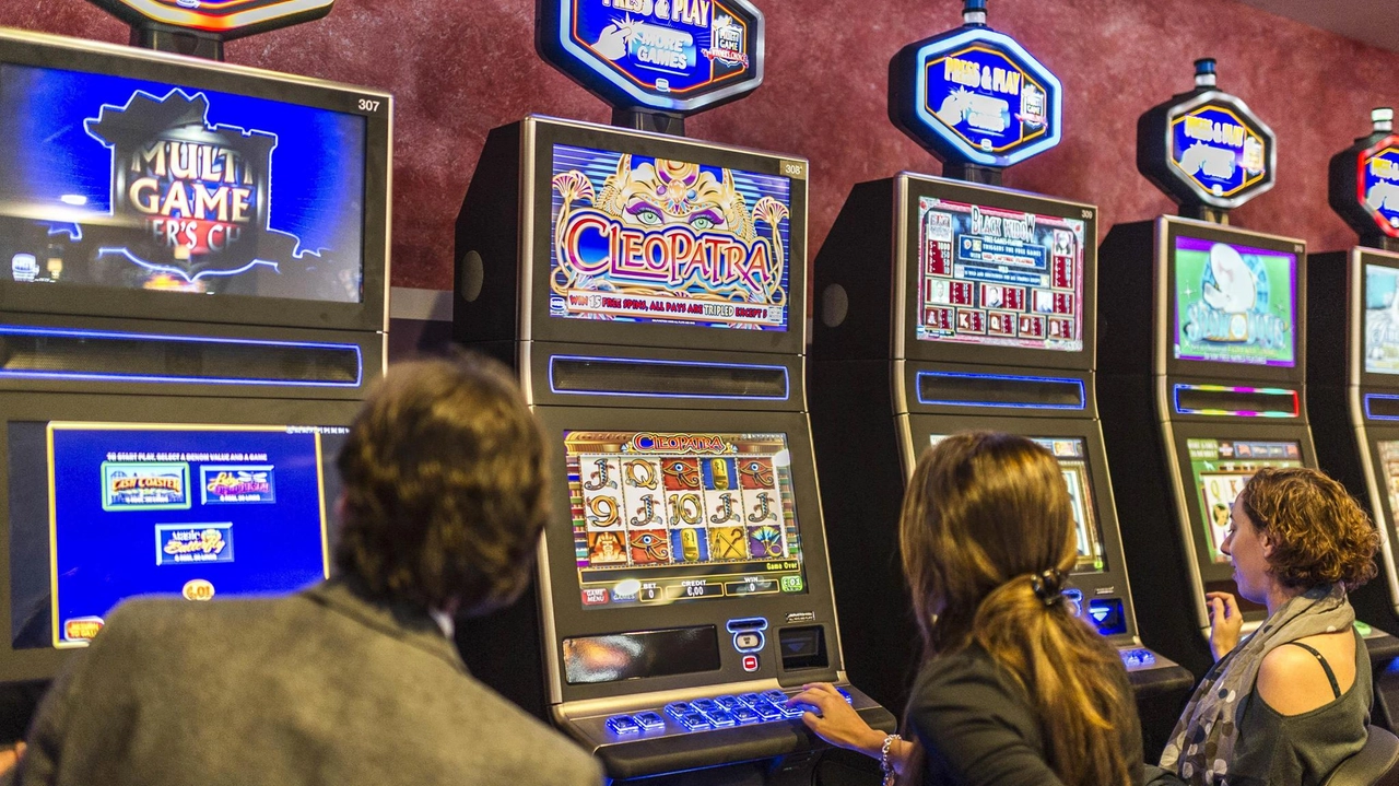 La spesa pro capite per il gioco d’azzardo legale a Calenzano è di 5100 euro La spesa pro capite per il gioco d’azzardo legale a Calenzano è di 5100 euro