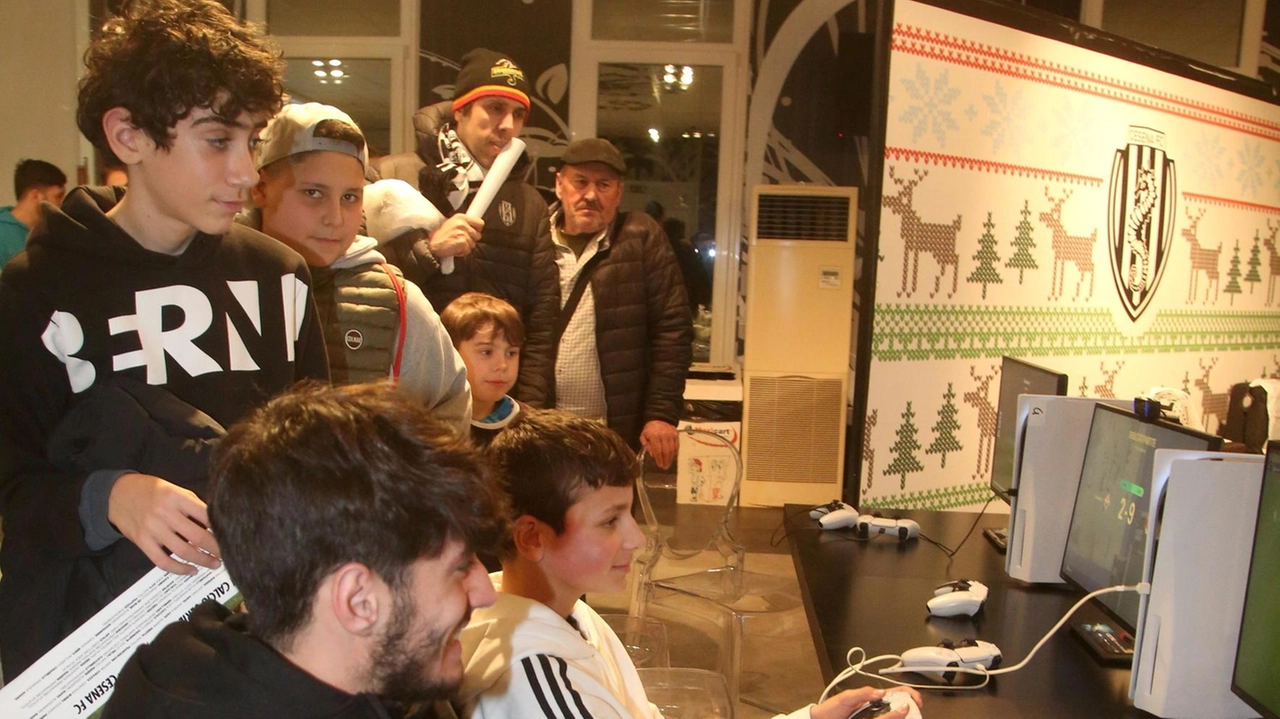 E’ uno tra i massimi esperti di “Gamification“: stamani alle 11.30 alla Casa del Boia affronterà il tema “Facciamo conoscenza con il Pianeta attraverso i videogame”. “Andiamo nelle piazze digitali“. E’ uno tra i massimi esperti di “Gamification“: stamani alle 11.30 alla Casa del Boia affronterà il tema “Facciamo conoscenza con il Pianeta attraverso i videogame”. “Andiamo nelle piazze digitali“.