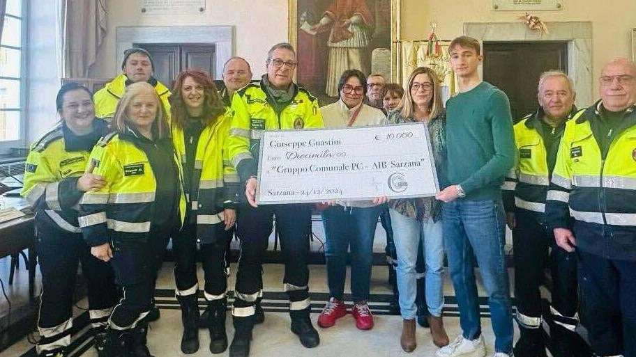 Donazione da 10 mila euro alla protezione civile e 5 mila euro alla Pubblica Assistenza di Sarzana, la ditta... Donazione da 10 mila euro alla protezione civile e 5 mila euro alla Pubblica Assistenza di Sarzana, la ditta...
