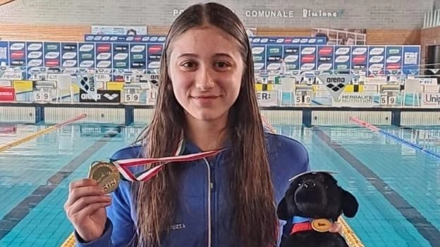 Lucrezia Domina brilla ai "Criteria" giovanili di nuoto a Riccione con due titoli italiani e un record. La nuotatrice pratese conferma il suo talento e si candida come promessa del nuoto italiano.
