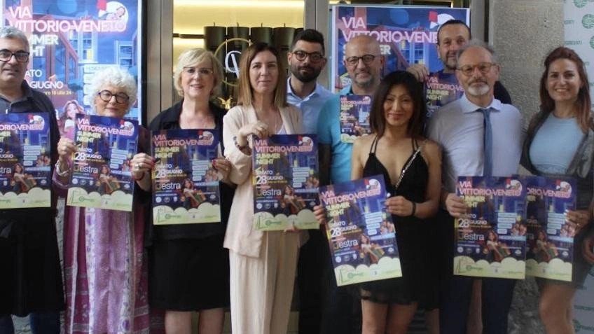 AREZZO Tutto pronto per la prima edizione di "Via Vittorio Veneto Summer Night", la festa dell’estate che oggi animerà Saione.... AREZZO Tutto pronto per la prima edizione di "Via Vittorio Veneto Summer Night", la festa dell’estate che oggi animerà Saione....