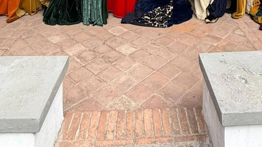 Rievocazione storica:. dopo. Porta del Verziere, in seconda posizione il rione Porta del Monte Rievocazione storica:. dopo. Porta del Verziere, in seconda posizione il rione Porta del Monte