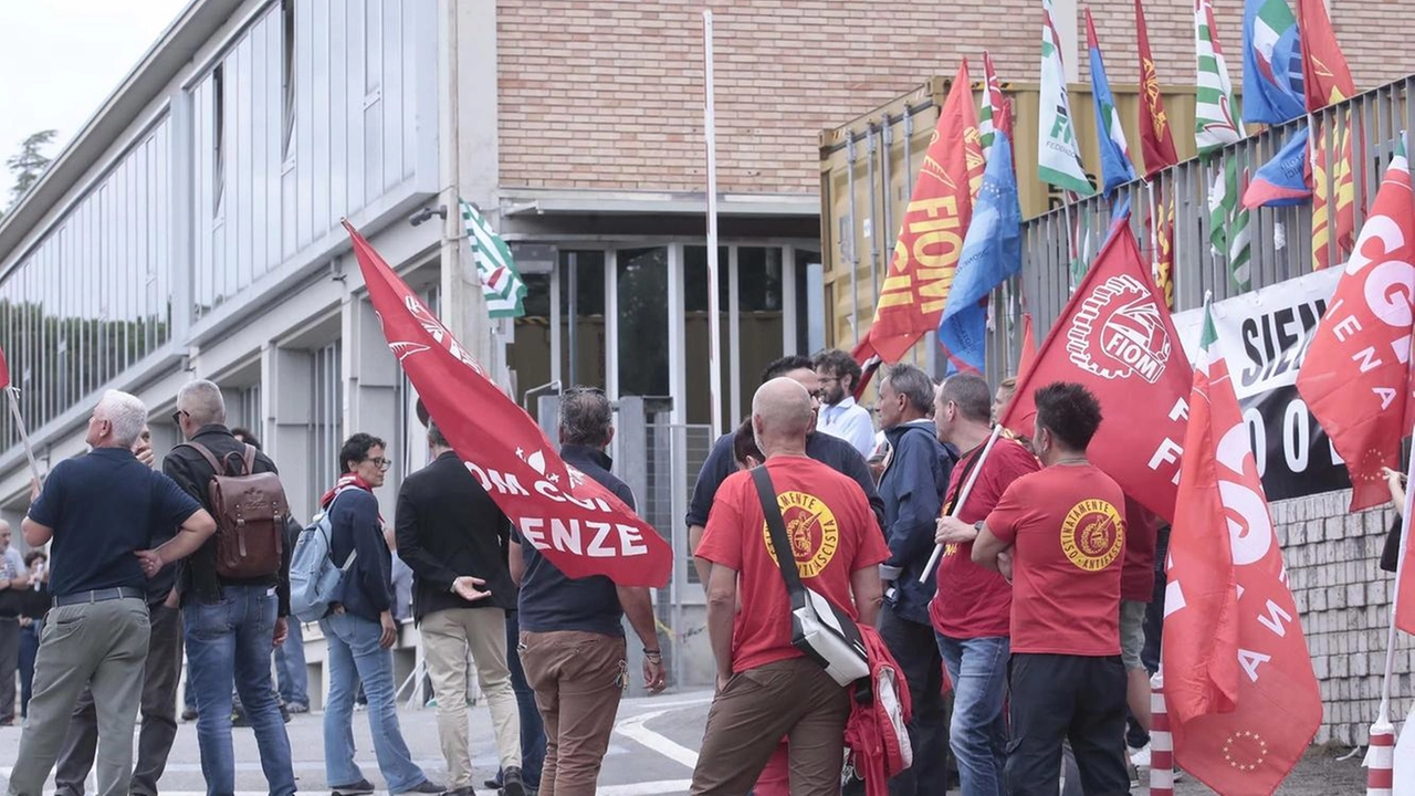 La vertenza a Palazzo pubblico: interrogazione urgente delle opposizioni. All’ordine del giorno anche la discussione sulla mozione del centrodestra. La vertenza a Palazzo pubblico: interrogazione urgente delle opposizioni. All’ordine del giorno anche la discussione sulla mozione del centrodestra.