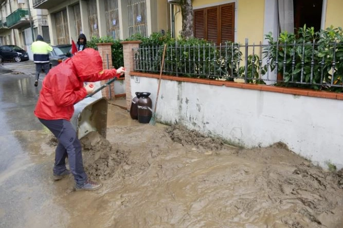 I danni causati dall'alluvione che colpì Prato