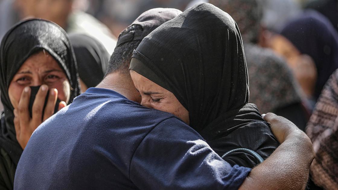 Firenze, 5 dipartimenti dell’Università sospendono gli accordi con atenei israeliani Firenze, 5 dipartimenti dell’Università sospendono gli accordi con atenei israeliani
