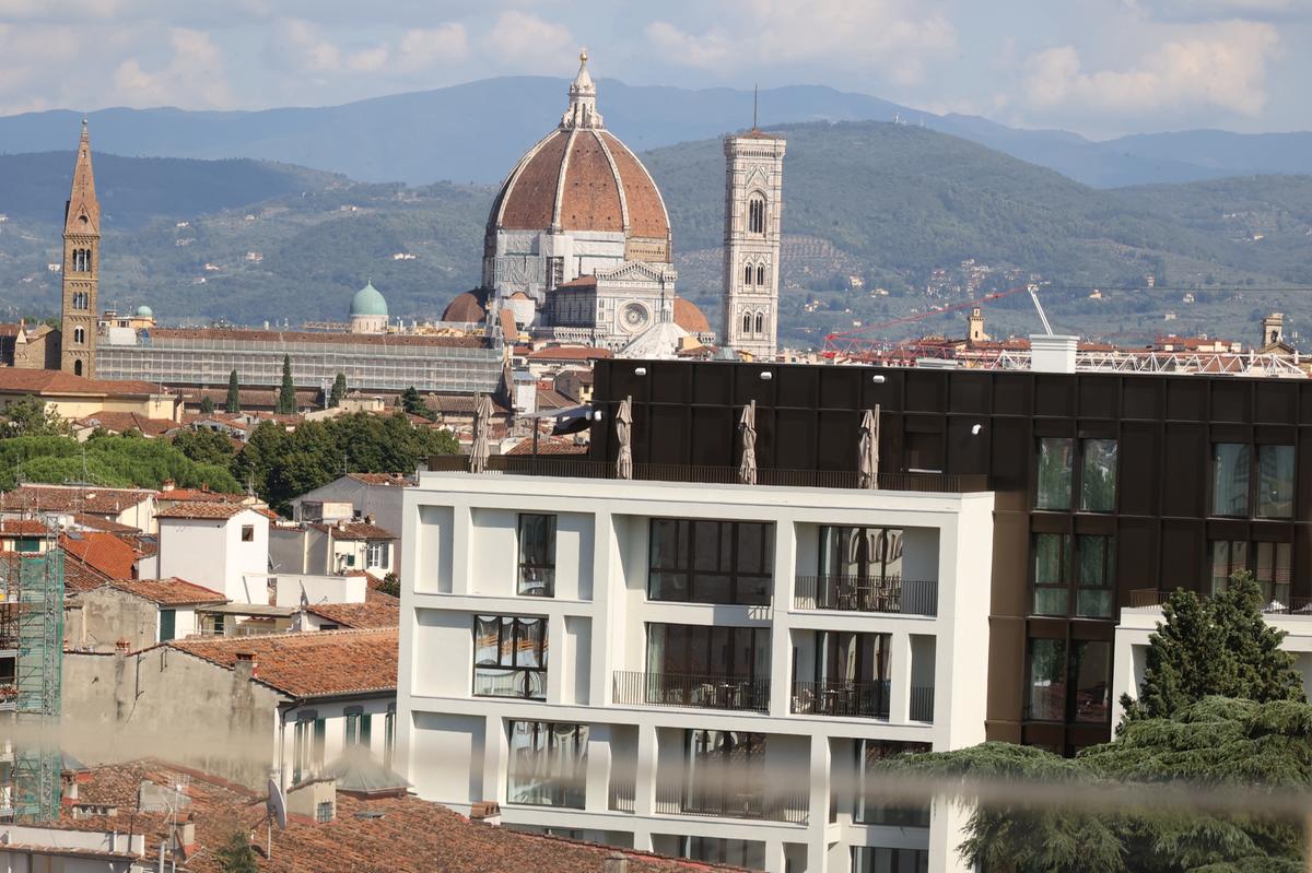 Il cubo nero che divide Firenze. Nardella: “Io non l’avrei approvato” Il cubo nero che divide Firenze. Nardella: “Io non l’avrei approvato”