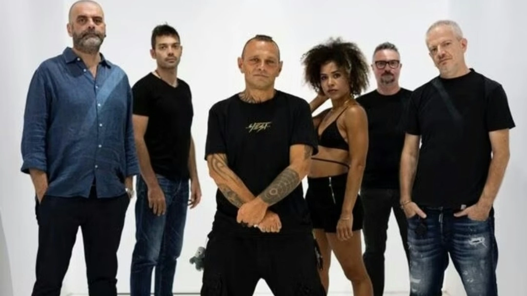 I 99 Posse sono stati fondati nel 1991 e hanno attraversato trent'anni di musica. Tornano a Firenze per un concerto all'Ultravox I 99 Posse sono stati fondati nel 1991 e hanno attraversato trent'anni di musica. Tornano a Firenze per un concerto all'Ultravox