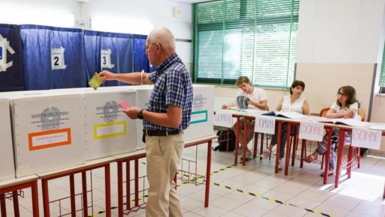 Rossi (FdI): "Sono lontani dai bisogni della gente". Simiani (Pd): "Non premiata la mobilitazione civile" Rossi (FdI): "Sono lontani dai bisogni della gente". Simiani (Pd): "Non premiata la mobilitazione civile"