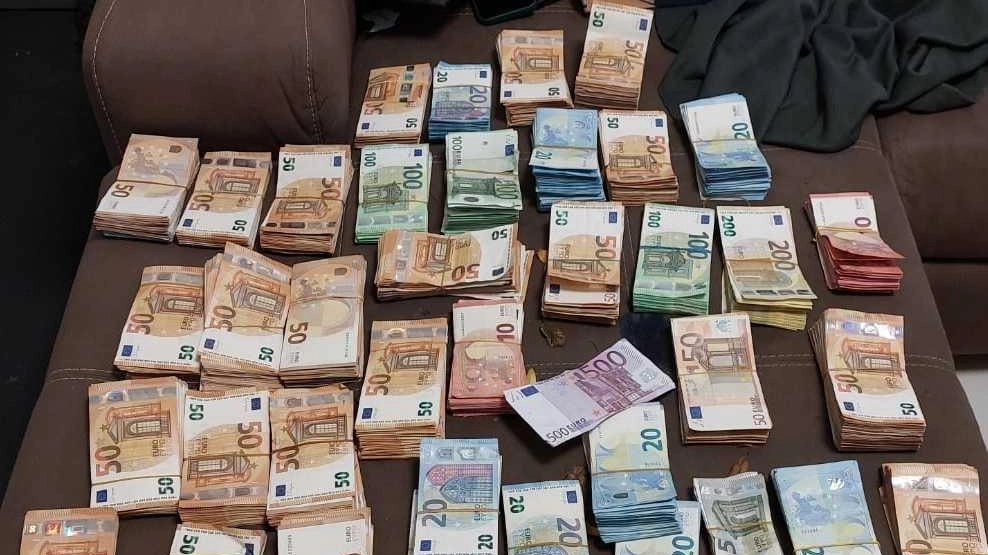 Contestata l’associazione per delinquere. Scovate 13 società cartiere, sequestrati beni per un milione di euro