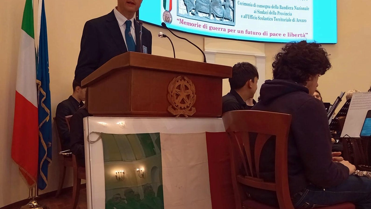 Si avvicinano le celebrazioni ad Arezzo dell’ottantesimo anniversario dalla Liberazione Nazionale del 1945. Il salone d’onore della prefettura ha ospitato... Si avvicinano le celebrazioni ad Arezzo dell’ottantesimo anniversario dalla Liberazione Nazionale del 1945. Il salone d’onore della prefettura ha ospitato...