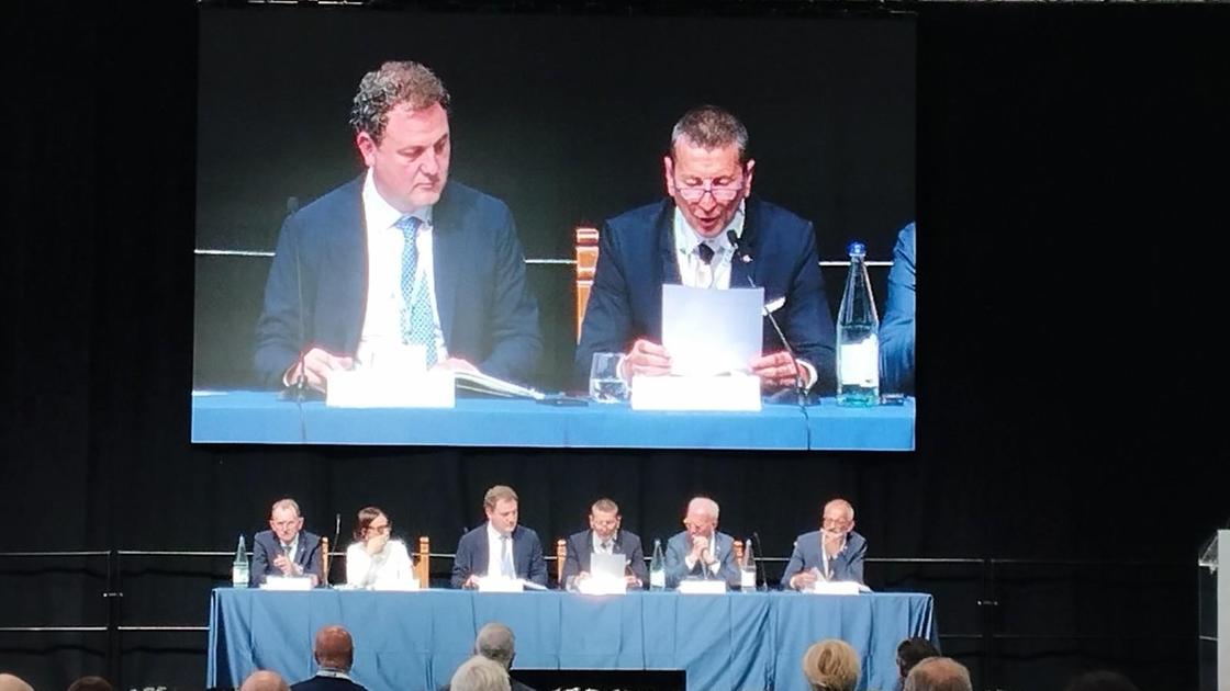 Banca di Anghiari e Stia. Utile da 4 milioni e mezzo Banca di Anghiari e Stia. Utile da 4 milioni e mezzo