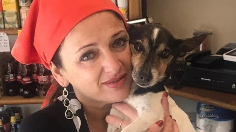 A Chiesanuova il lutto per la tragica scomparsa di Laura Frosecchi, volto noto del forno Graziella. Una vita dedicata al lavoro e alla famiglia, ora piangono il suo improvviso addio. A Chiesanuova il lutto per la tragica scomparsa di Laura Frosecchi, volto noto del forno Graziella. Una vita dedicata al lavoro e alla famiglia, ora piangono il suo improvviso addio.