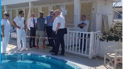 Il sopralluogo della guardia costiera al bagno Texas a Marina di Pietrasanta dove è morta Sofia Bernkopf, dodicenne di Parma, il 17 luglio 2019 Il sopralluogo della guardia costiera al bagno Texas a Marina di Pietrasanta dove è morta Sofia Bernkopf, dodicenne di Parma, il 17 luglio 2019