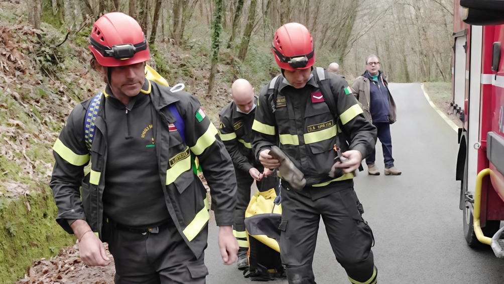 Brutta disavventura per un cacciatore di 80 anni. Intervengono i vigili del fuoco. Brutta disavventura per un cacciatore di 80 anni. Intervengono i vigili del fuoco.