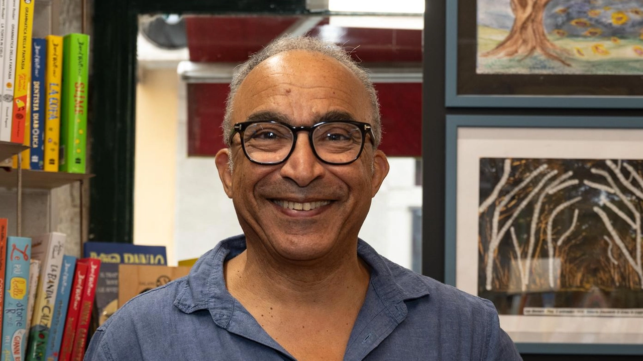 Raoul Di Gioacchino, titolare della Libreria dei Ragazzi in via San Francesco foto Pardini/ Valtriani