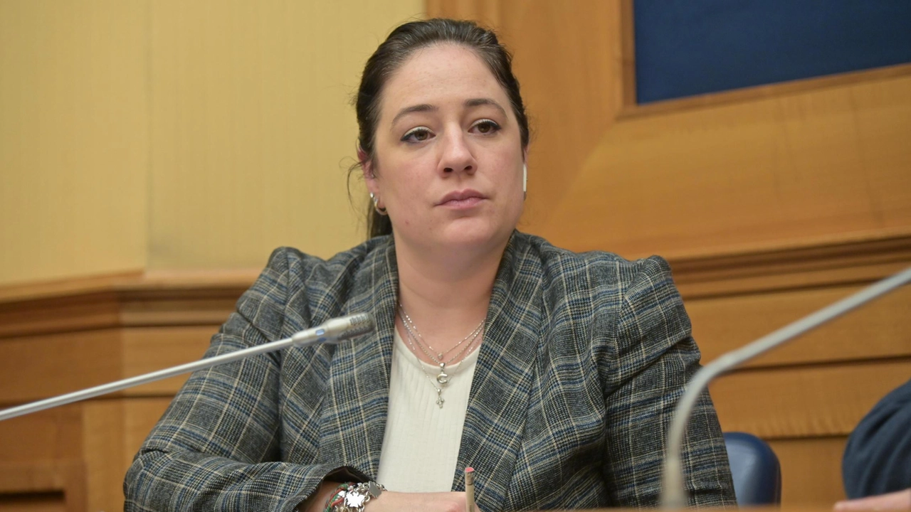 Ieri la prima risposta del governo (sottosegretario Durigon) alle interrogazioni della deputata La Porta. Attesa quella del ministro Nordio sulla possibile sezione della Direzione distrettuale antimnafia. Ieri la prima risposta del governo (sottosegretario Durigon) alle interrogazioni della deputata La Porta. Attesa quella del ministro Nordio sulla possibile sezione della Direzione distrettuale antimnafia.
