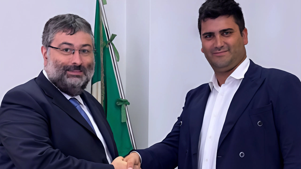 Il professor Renzo Menichetti assume la direzione dell'Istituto Casimiri a Gualdo Tadino, ricevendo un caloroso benvenuto per il suo spessore umano e culturale. Si auspica un ritorno della scuola come polo formativo di riferimento nel territorio. Il professor Renzo Menichetti assume la direzione dell'Istituto Casimiri a Gualdo Tadino, ricevendo un caloroso benvenuto per il suo spessore umano e culturale. Si auspica un ritorno della scuola come polo formativo di riferimento nel territorio.