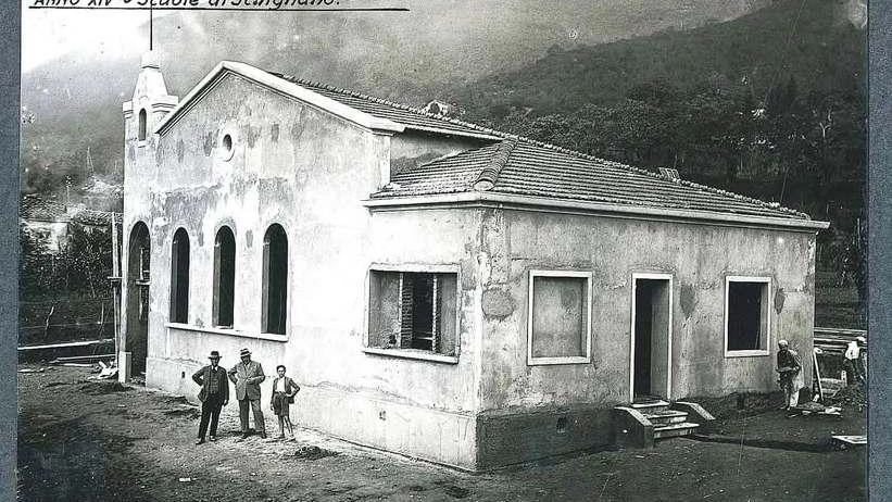 Una foto d’epoca della scuola