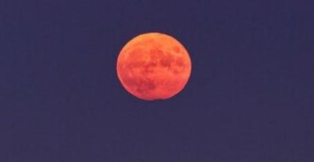 occhi al cielo per la luna delle fragole come osservarla in diretta da manciano
