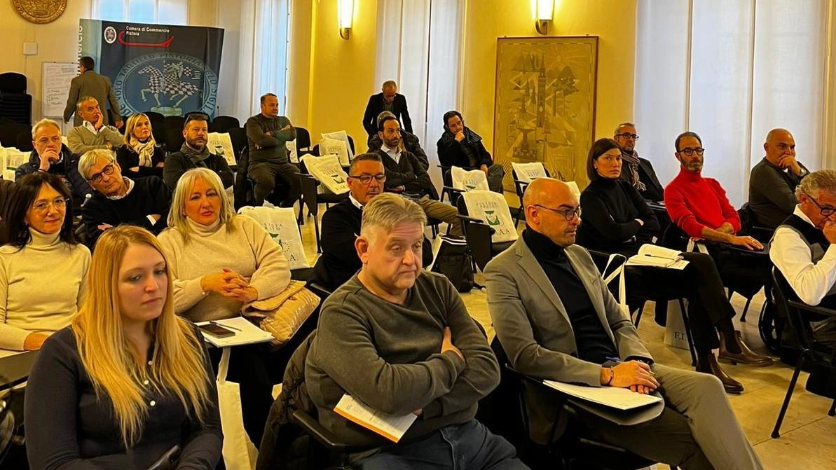 Una guida per orientarsi con certezza nei nuovi orizzonti normativi che riguardano gli agenti immobiliari è stata distribuita ieri alla... Una guida per orientarsi con certezza nei nuovi orizzonti normativi che riguardano gli agenti immobiliari è stata distribuita ieri alla...