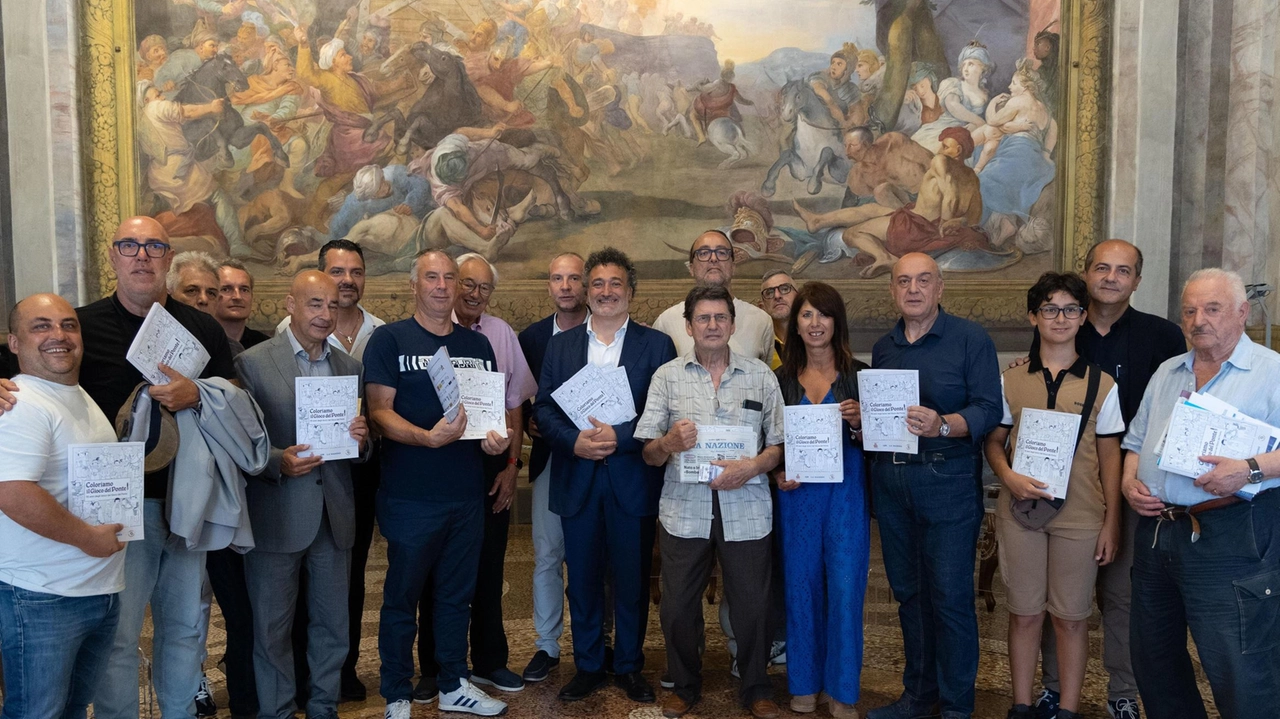 Il momento conclusivo della presentazione del libro nella sala delle Baleari (. fotoservizio Del Punta per Valtriani Il momento conclusivo della presentazione del libro nella sala delle Baleari (. fotoservizio Del Punta per Valtriani