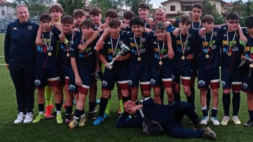 Non solo dalla prima squadra sono arrivate le soddisfazioni nella super stagione calcistica 2024/25 a Camaiore: l’eclatante risultato ottenuto in... Non solo dalla prima squadra sono arrivate le soddisfazioni nella super stagione calcistica 2024/25 a Camaiore: l’eclatante risultato ottenuto in...
