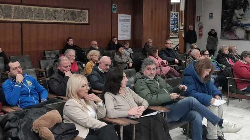 I cittadini presenti a palazzo civico durante l’illustrazione del progetto I cittadini presenti a palazzo civico durante l’illustrazione del progetto