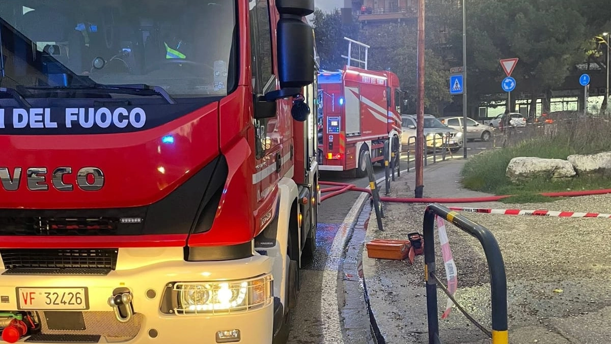 L'intervento dei vigili del fuoco L'intervento dei vigili del fuoco