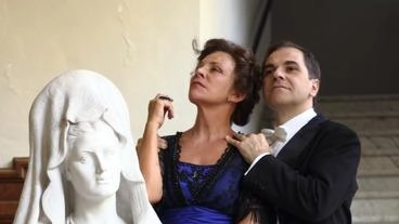 Taglio del nastro per la nuova stagione del Clitunno di Trevi con "La musica dell'anima", spettacolo su Eleonora Duse con Pamela Villoresi e Marco Scolastra. Un omaggio alla grande artista italiana. Taglio del nastro per la nuova stagione del Clitunno di Trevi con "La musica dell'anima", spettacolo su Eleonora Duse con Pamela Villoresi e Marco Scolastra. Un omaggio alla grande artista italiana.