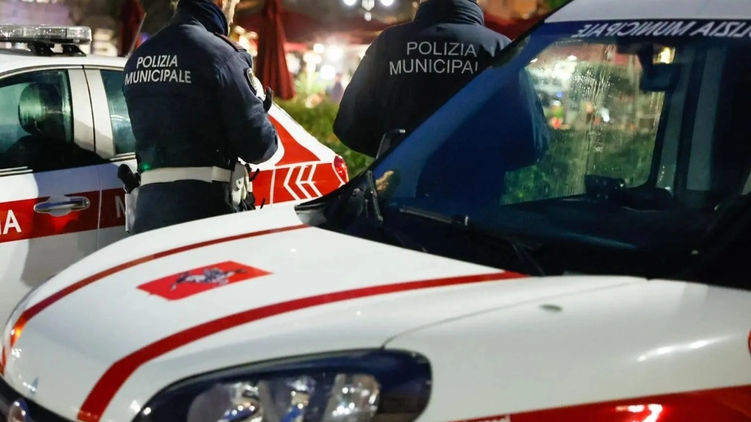 Polizia municipale (immagine di repertorio) Polizia municipale (immagine di repertorio)