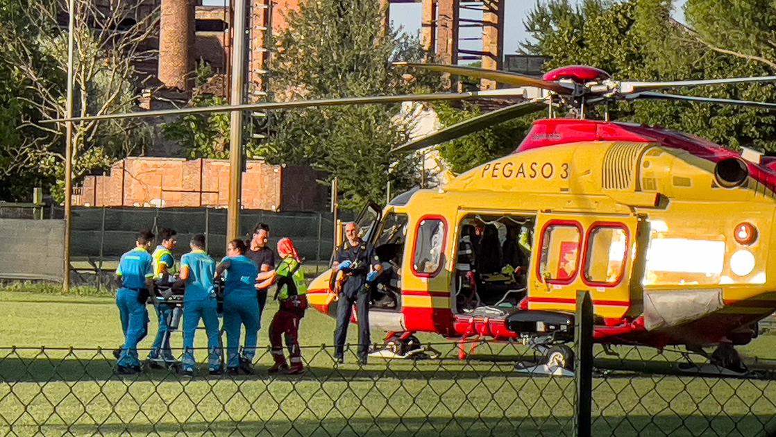 Scontro tra monopattino e Doblò. Resta gravissimo il 34enne ferito. È in prognosi riservata